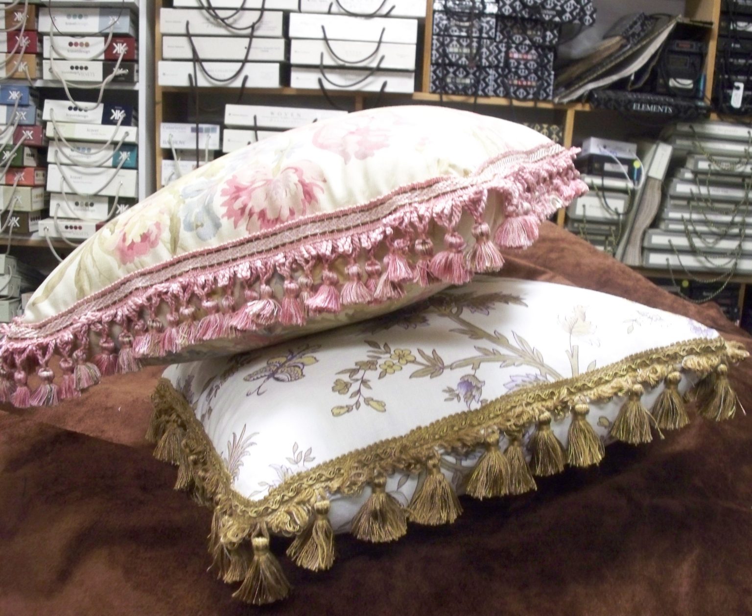 Throw Pillow(s)